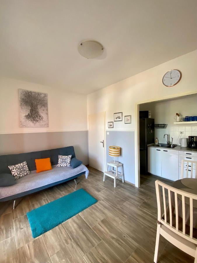 Lumar Holidays And Apartments Preko Εξωτερικό φωτογραφία